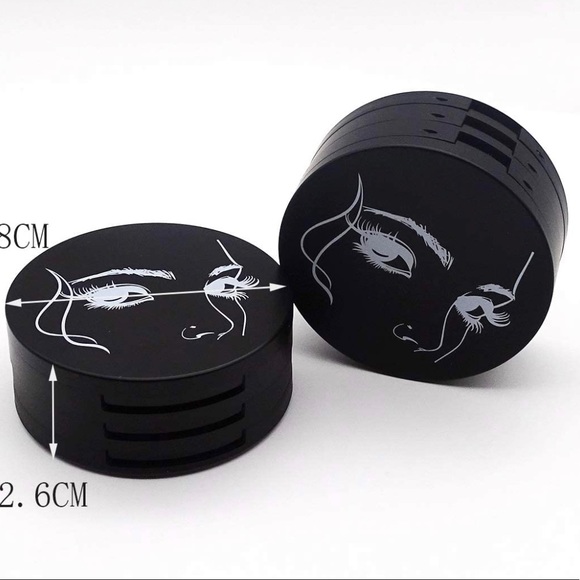 3 Pairs Mink Eyelashes and Storage Compact - Picture 6 of 6